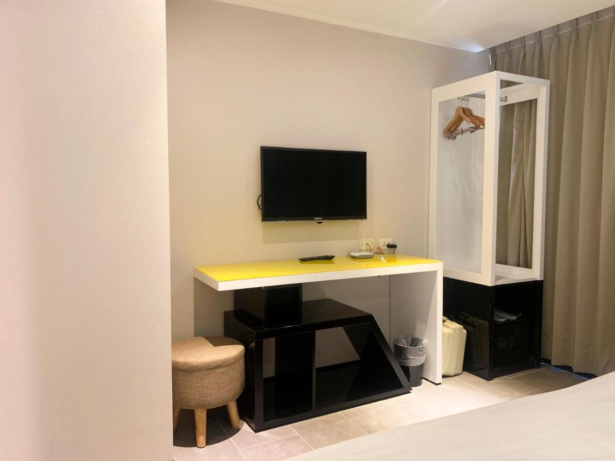 Wholesome Hotel Taipei Exteriör bild