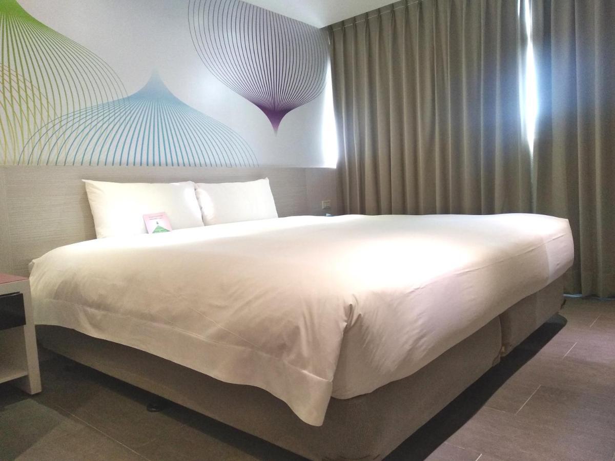 Wholesome Hotel Taipei Exteriör bild